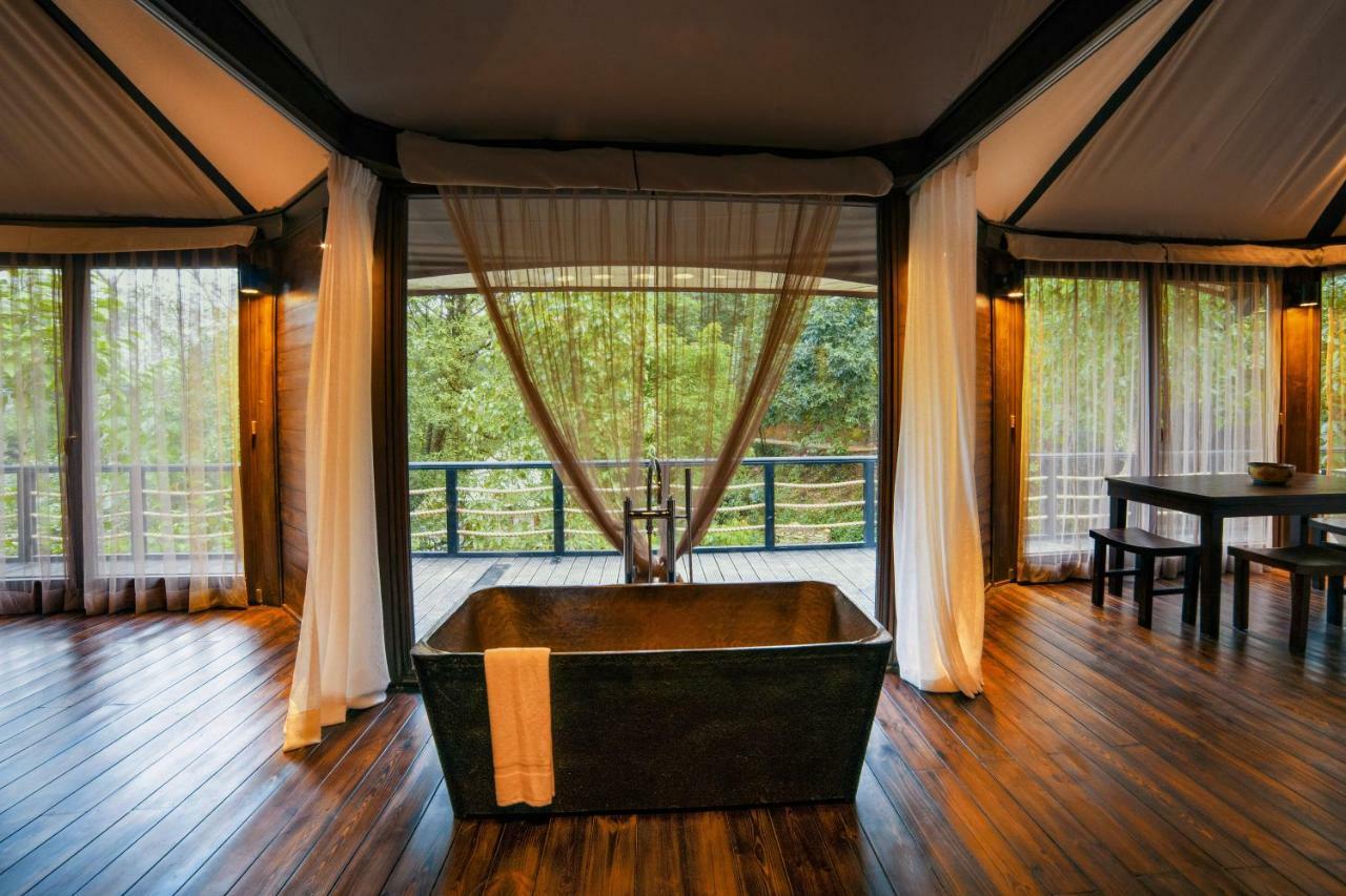 The Pavilions Himalayas Lake View โพคารา ภายนอก รูปภาพ