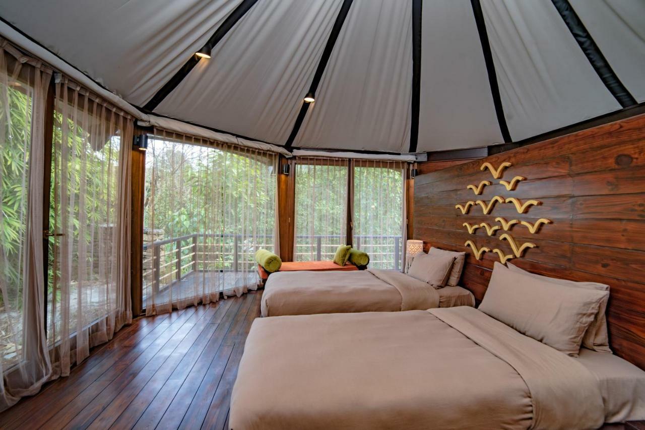 The Pavilions Himalayas Lake View โพคารา ภายนอก รูปภาพ