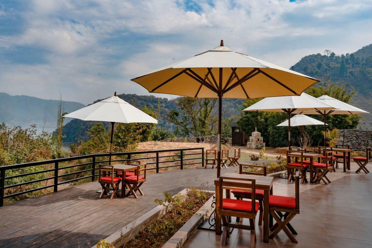The Pavilions Himalayas Lake View โพคารา ภายนอก รูปภาพ