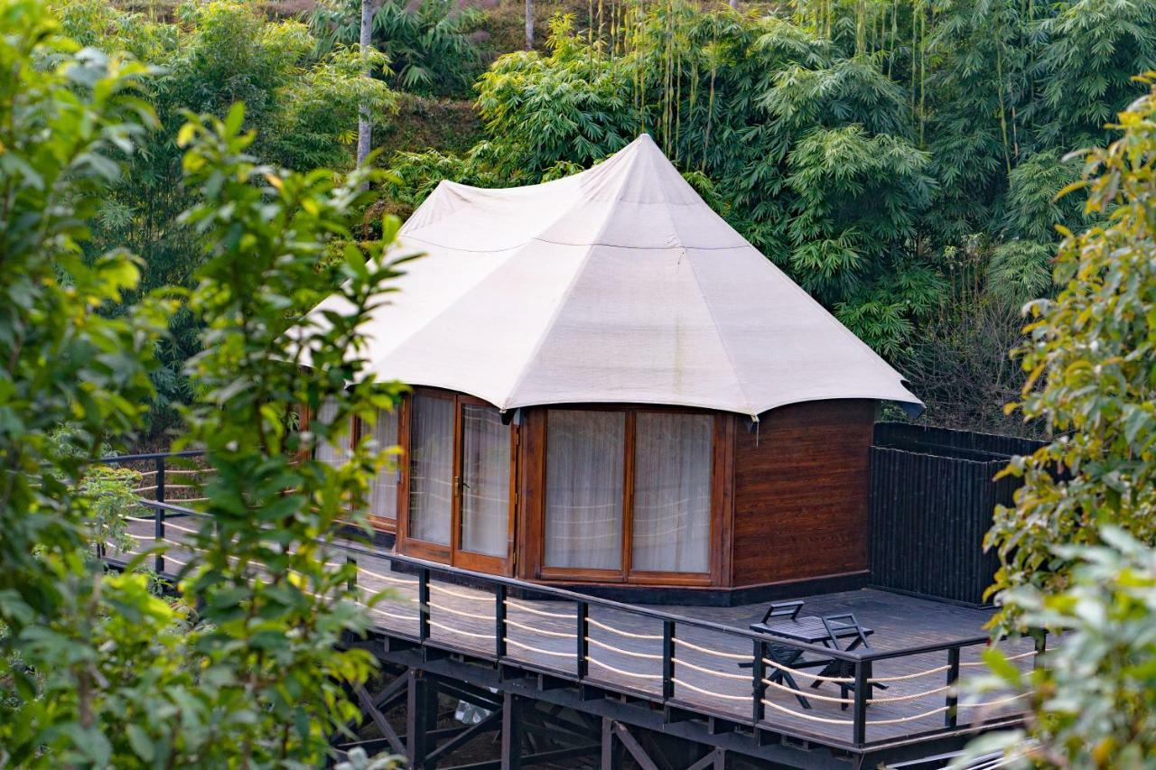 The Pavilions Himalayas Lake View โพคารา ภายนอก รูปภาพ