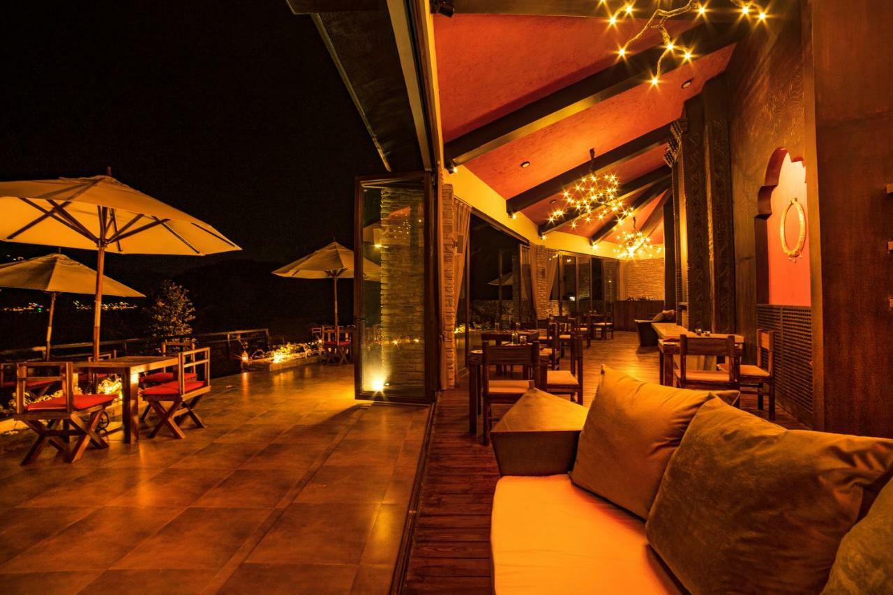 The Pavilions Himalayas Lake View โพคารา ภายนอก รูปภาพ